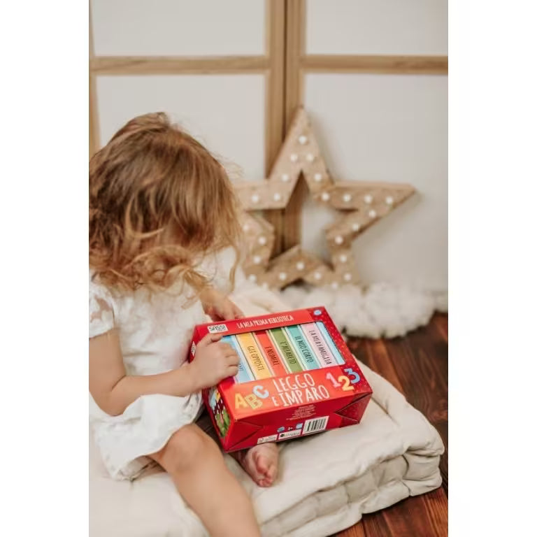 Bambino con valigetta Leggo e imparo, libri educativi bambini 2 anni